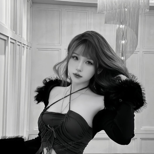 日本老淫棍和自己的9?日本女人
